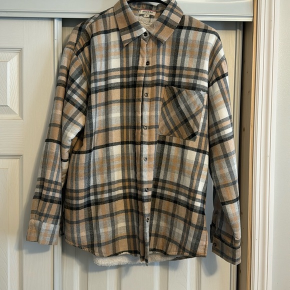 Andre by unit shacket size small - Picture 1 of 1